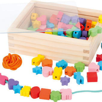 Joc de motricitate fina - joc de insirat margele de lemn colorate - Small Foot