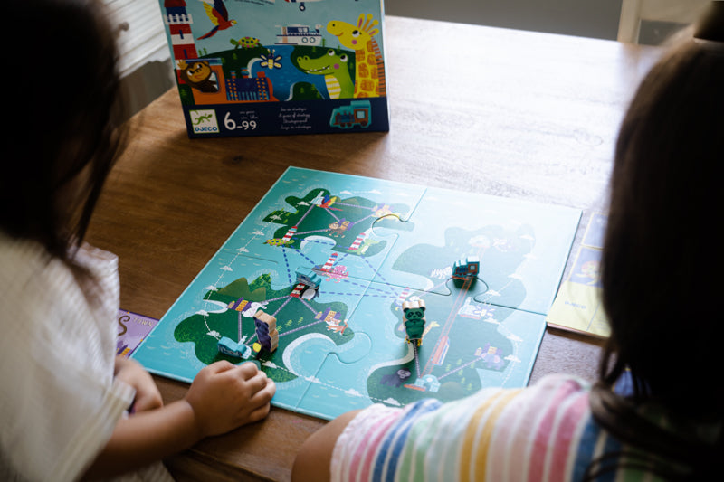 Joc de strategie Djeco, In jurul lumii - Around the world DJECO joc de societate copii 6 ani +
